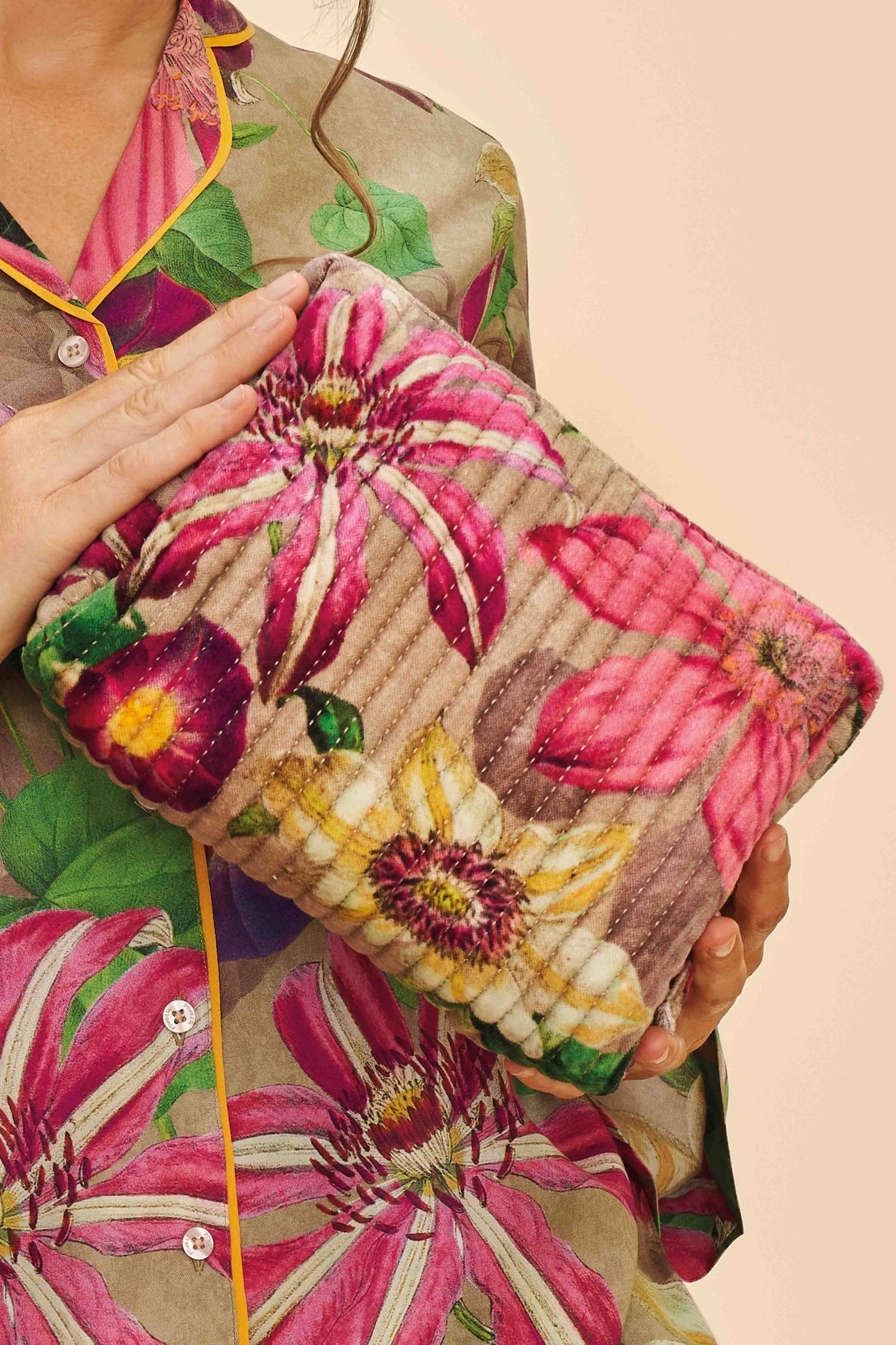 Large Quilted Washbag - Oversized Botanicals