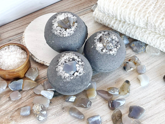Activated Charcoal, Agate & Coarse Sea Salt Bath Bomb: Medium